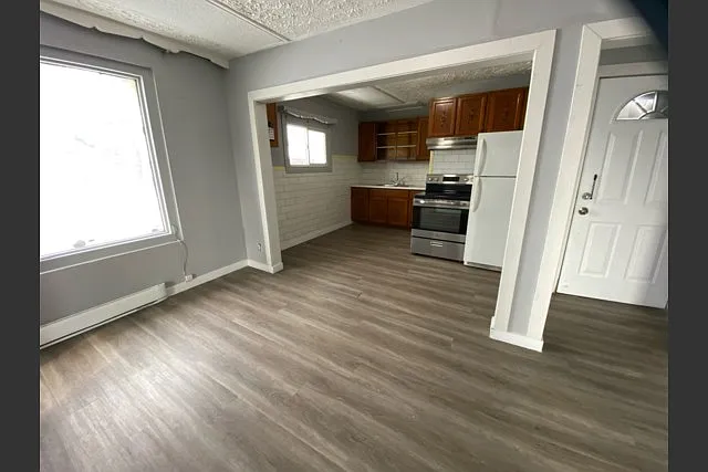 2 bed, $1,300 — Photo 2
