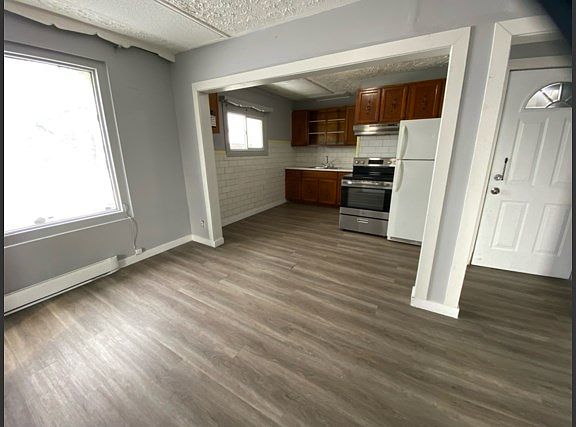 2nd image of 385 Cathcart St