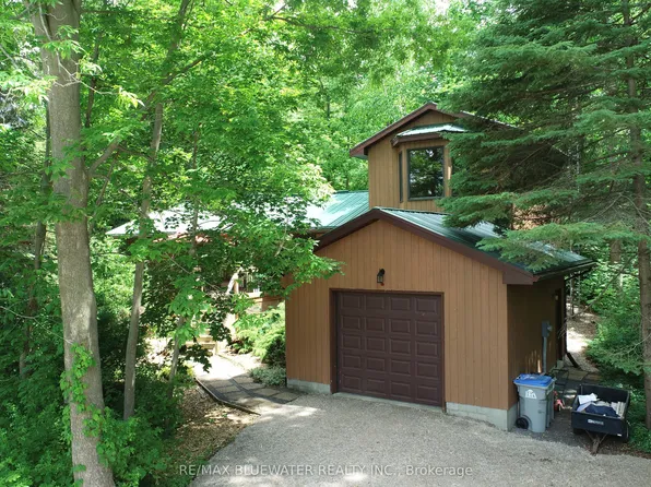 5449 Lake Valley Grove Rd, Lambton Shores, ON N0N 1J7