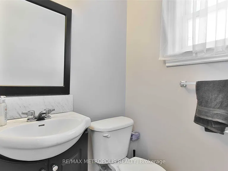 17 Clover Ridge Dr W #1 — Photo 5