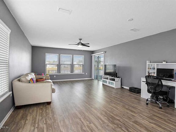 3rd image of 6417 Riverplace Landing Dr