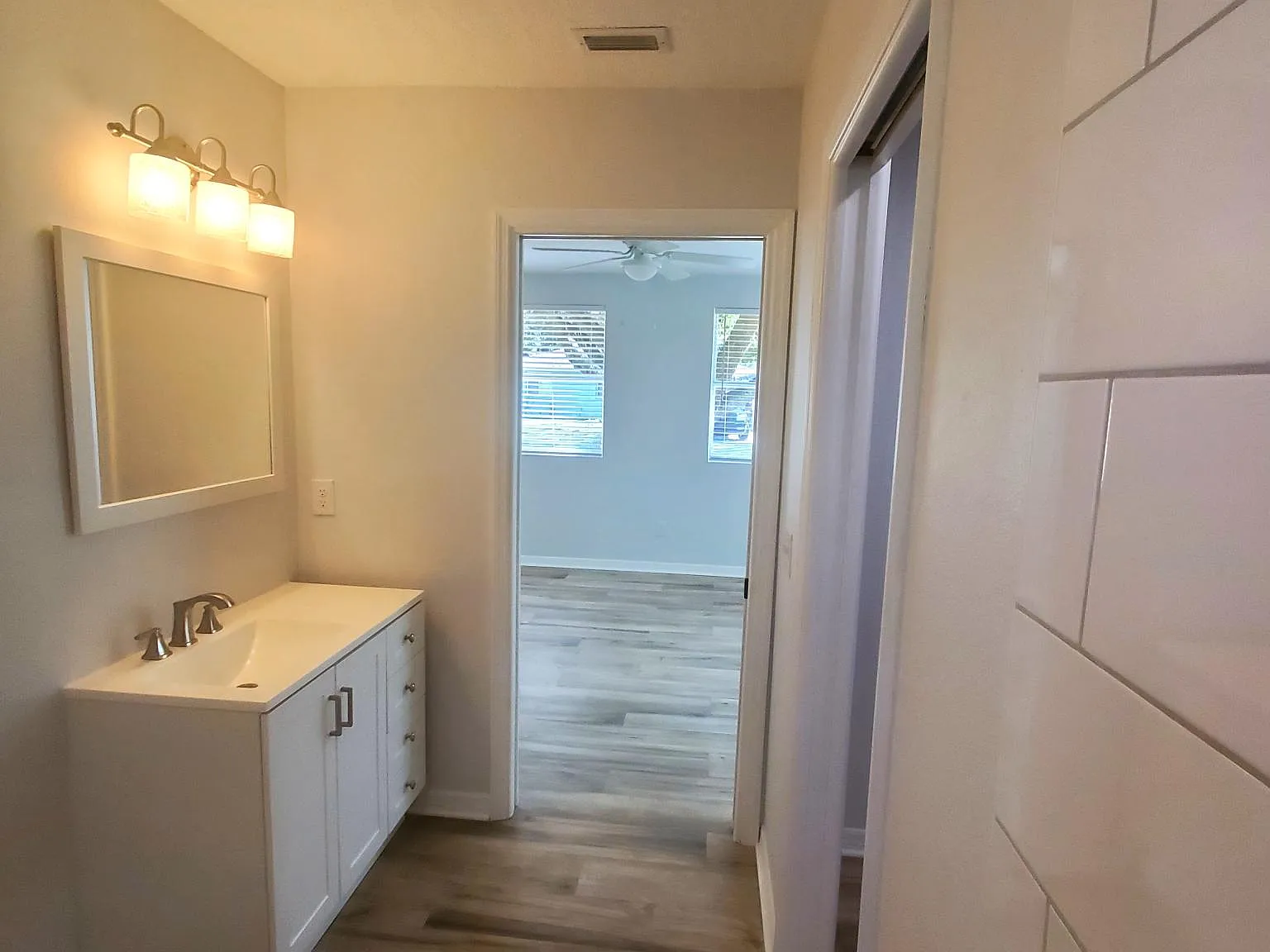2 bed, 1000 sqft, $2,350 — Photo 4