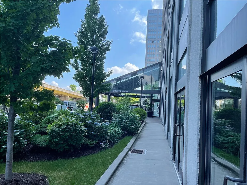 320 Fort Duquesne Blvd #5M