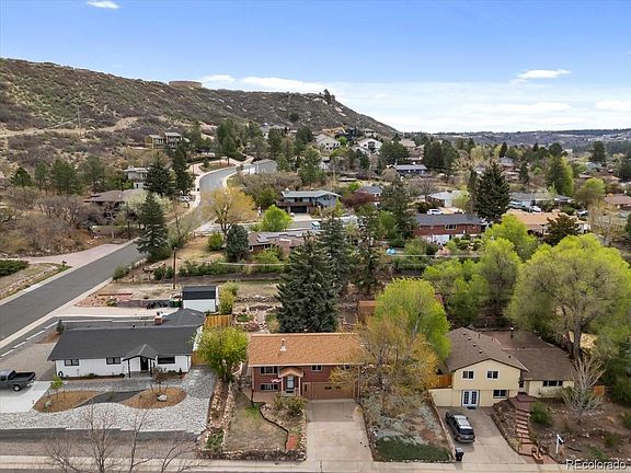 4th image of 570 Vista Drive