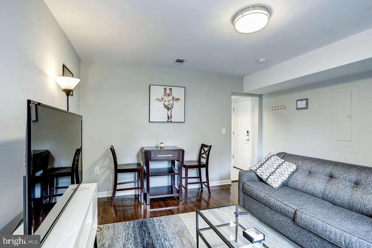 1 bed, 700 sqft, $1,500 — Photo 4