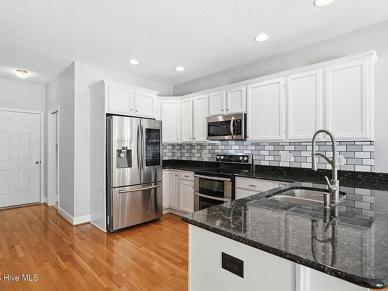 25 Kingswood Cir — Photo 18