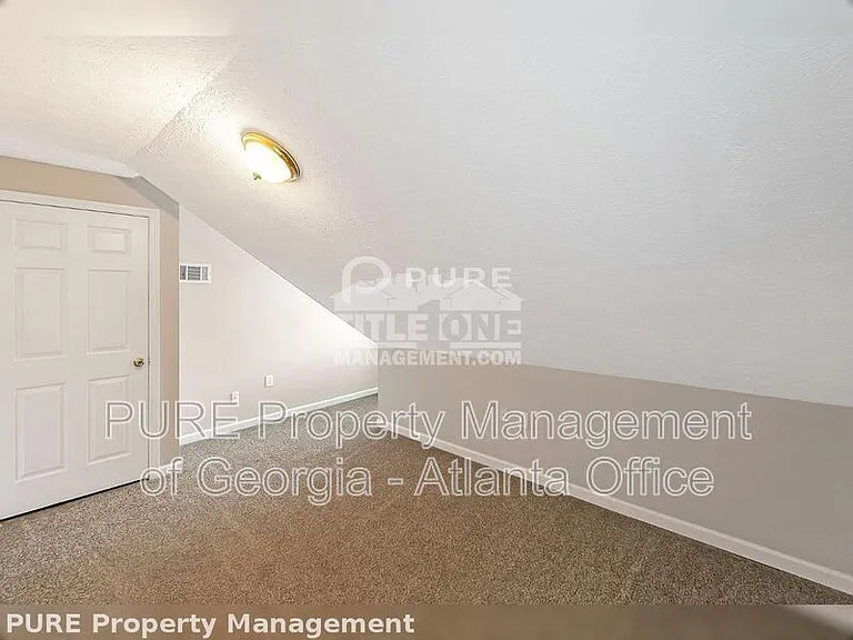 2394 Leeward Ct — Photo 17