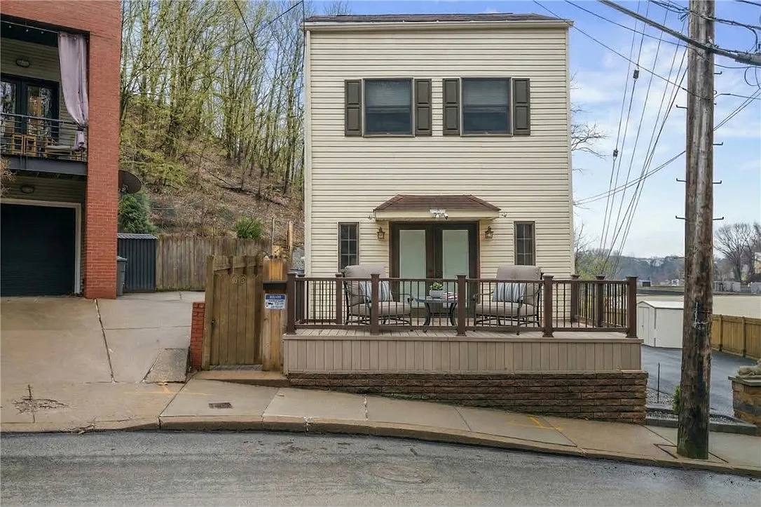 1615 Wicklines Ln photo 1