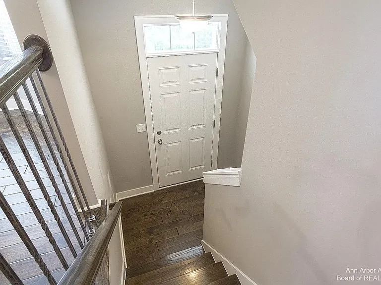 2563 W Towne St — Photo 24