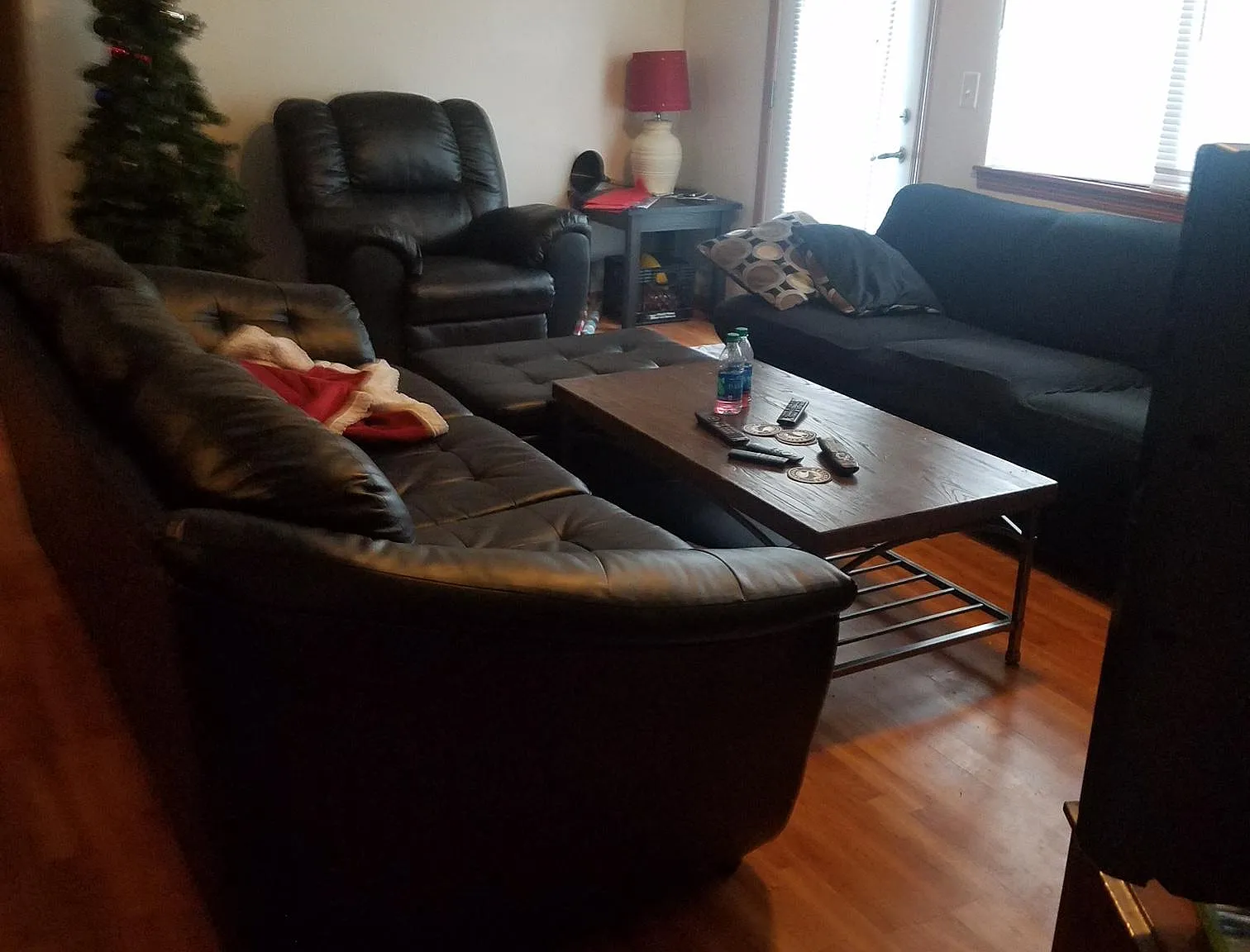 3 bed, 1751 sqft, $2,100 — Photo 2