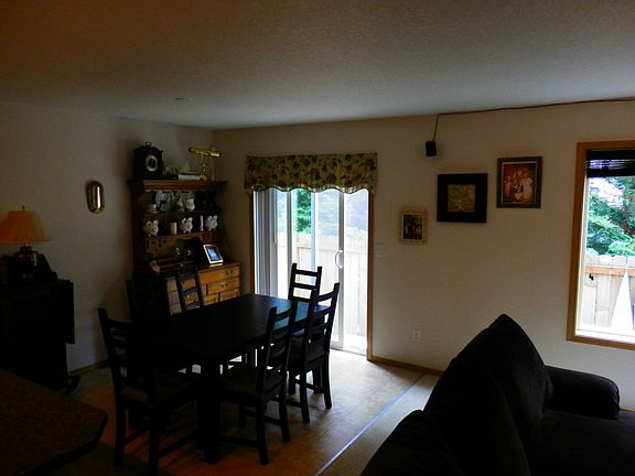 4th image of 5713 NE 75th Ave