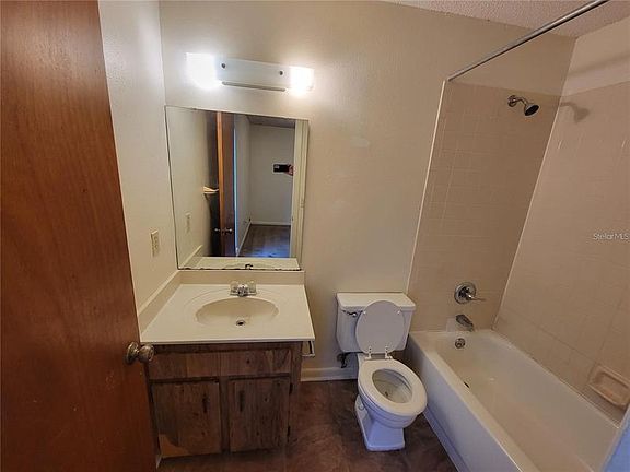 5th image of 2905 SE 55th Ave