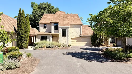 56 Gate House Ln Photo 1