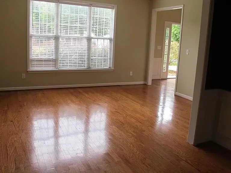 7320 Brassfield Dr — Photo 6