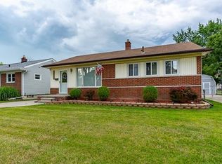22004 Kramer St, Saint Clair Shores, MI 48080