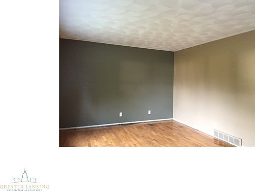 2nd image of 215 Lynwood Cir