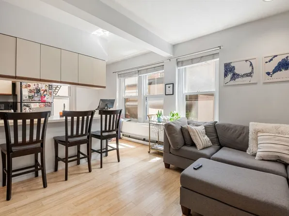 38-38A Charter St #4, Boston, MA 02113