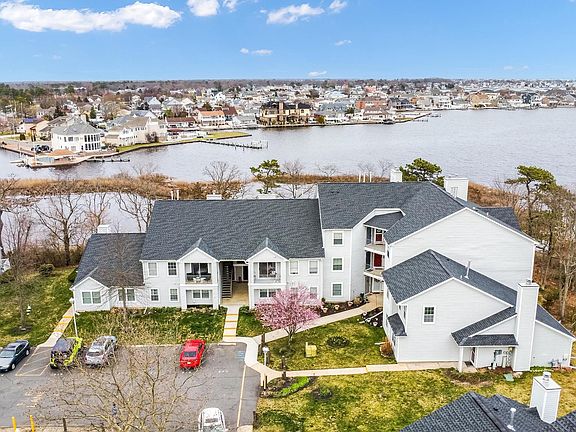 4th image of 219 Waters Edge Dr