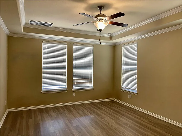 1807 Harvest Bend Ln — Photo 9