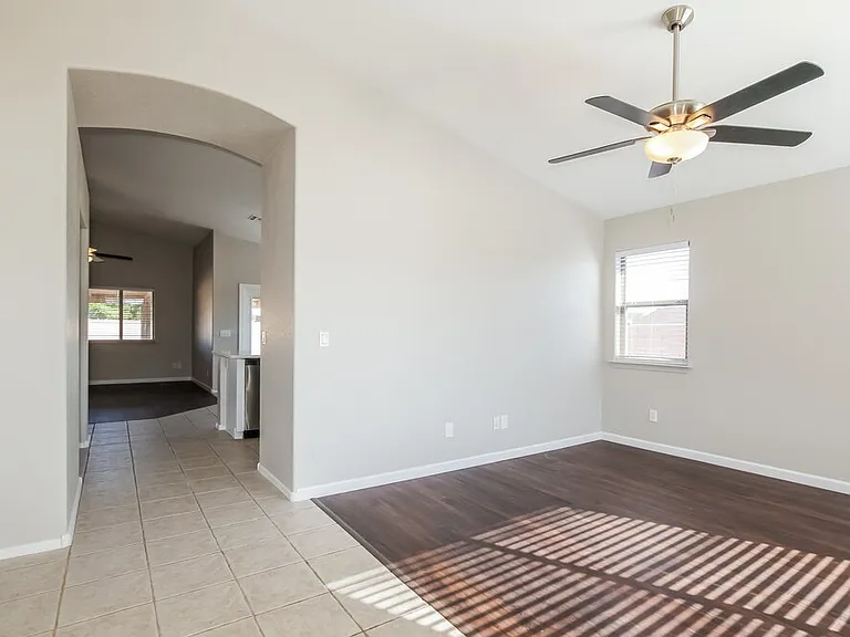 4503 N 88th Ave — Photo 5
