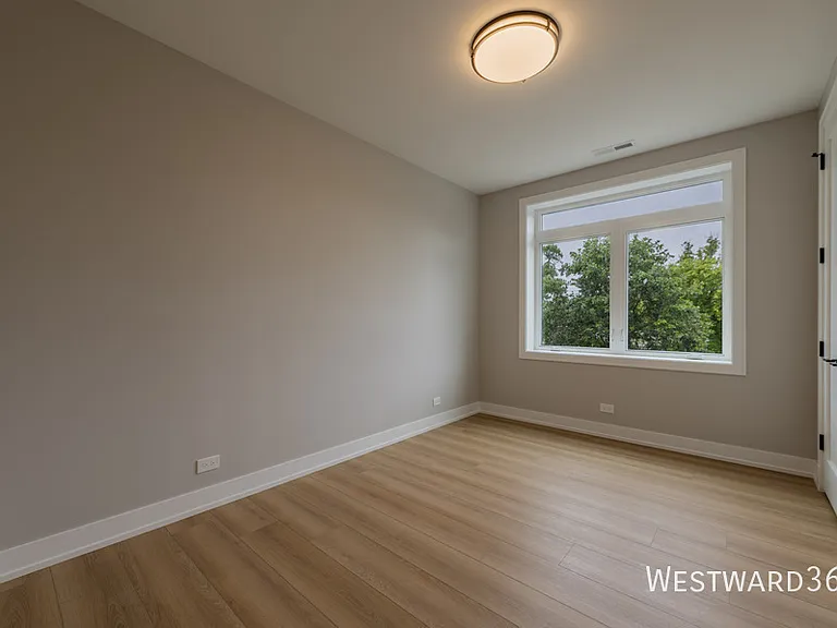 3555 N Neenah Ave #2N — Photo 17