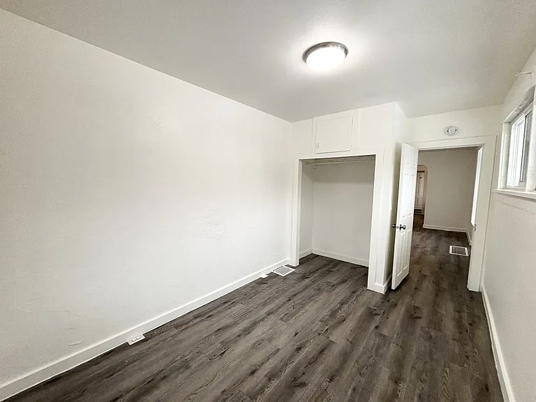 478 E 8th Ave — Photo 11