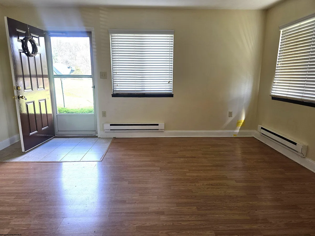 Building Photo - 26 Pineview Dr #16