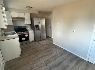 4 7th St #B, Nashua, NH 03060