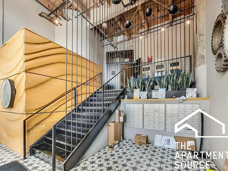 215 N Aberdeen St #201 — Photo 10