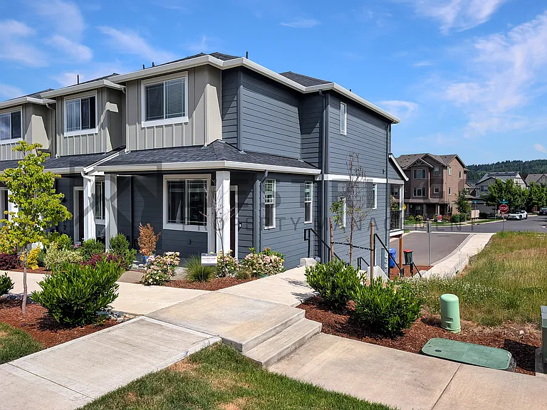 15046 NW Ethel Ln — Photo 1
