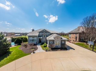 1813 E Bristlecone Dr, Hartland, WI