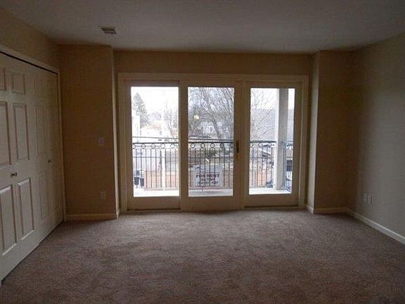 Condo-Walkout Balcony