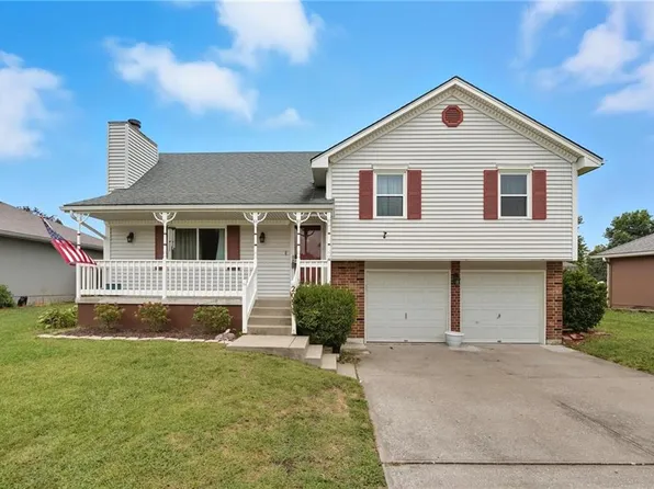 209 SW Cross Creek Dr, Grain Valley, MO 64029