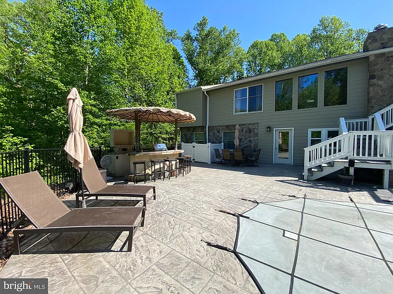 1251 Hinton Dr — Photo 54