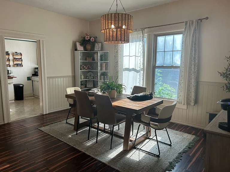 206 E Main St — Photo 21
