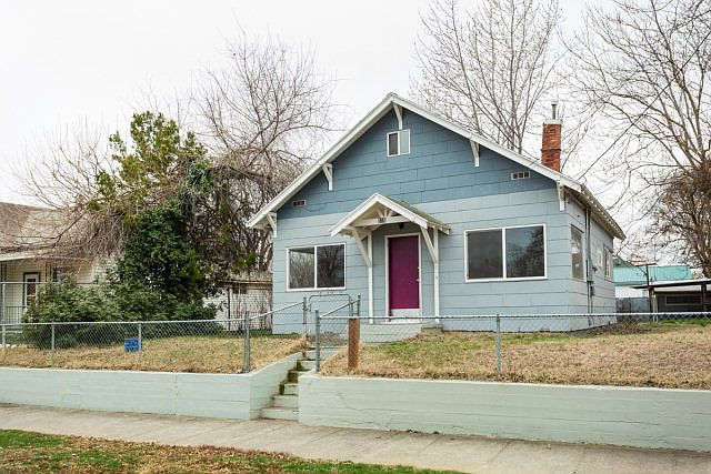 1st image of 819 N 8th Ave