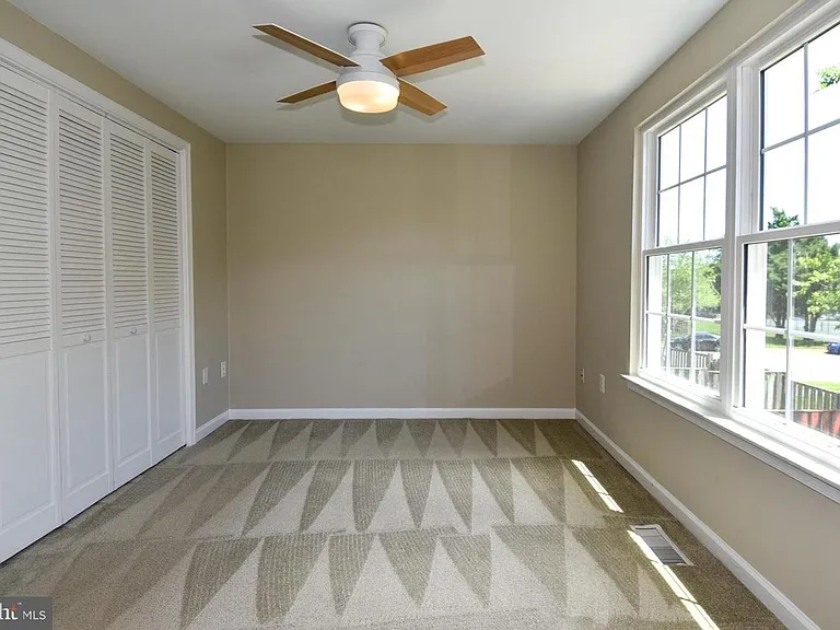 27 Marian Ct — Photo 14