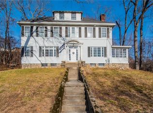 369 Robinwood Rd, Waterbury, CT 06708