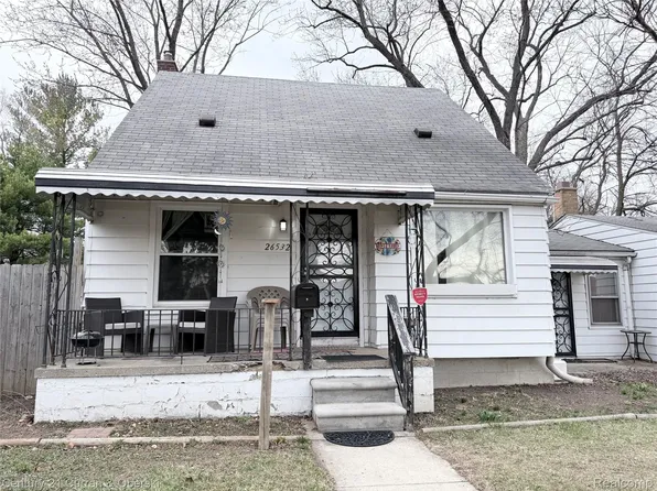 26532 Powers Ave, Dearborn Heights, MI 48125