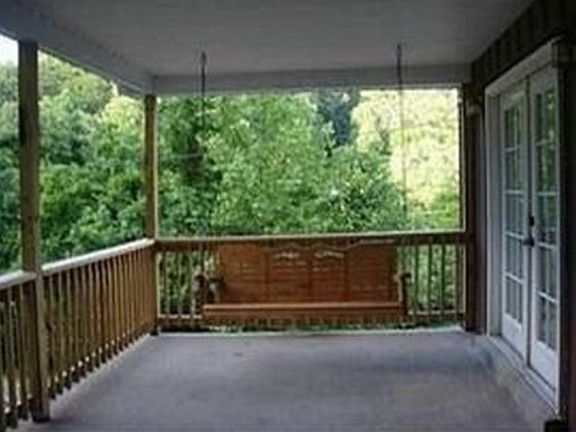 2nd image of 900 Berry Hills Dr