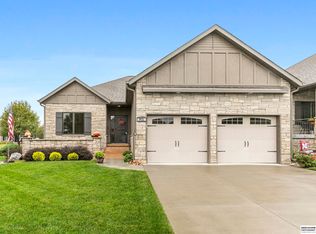 9930 Edgewater Ln, Lincoln, NE 68527