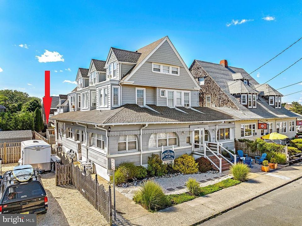 1st image of 204 S Atlantic Ave