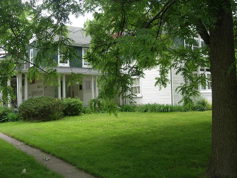 17 Alexander St #5