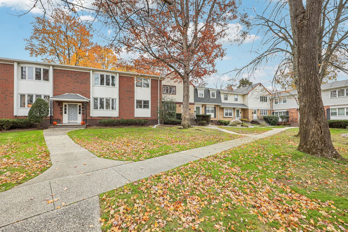 Somerset Dr-S0611-001