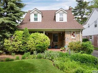 1481 Kenneth Ave, Baldwin, NY 11510