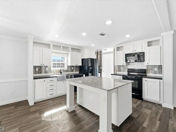 14712 Nantucket Rd, North Fort Myers, FL 33917
