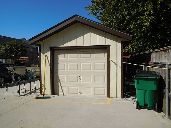 GARAGE IN REAR