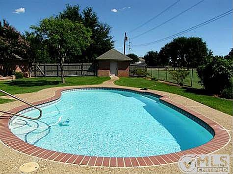 4th image of 316 Tanglewood Cir