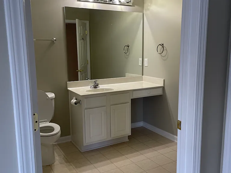 603 Village Ln #603 — Photo 5