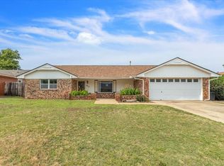 6717 NW 61st St, Warr Acres, OK 73122